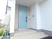 新琴似三条７（新川駅） 3660万円 ブルー系でアクセントが映える断熱玄関ドア