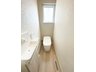 南沢六条２ 3280万円 【同仕様1階トイレ】 GRACE HOMEシリーズ標準のタンクレスタイプで手洗いカウンター付きとなります。2階にもトイレ設置。