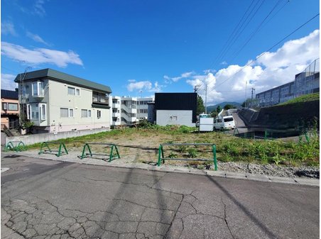 花園４（南小樽駅） 930万円 北西道路から撮影 現地（2023年8月）撮影