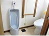 大字南富田町（弘前学院大前駅） 590万円 男性用便器と洗浄機能付きトイレです