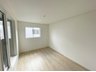 境山１ 2099万円・2199万円 6号棟　洋室 どんな部屋にもしやすいシンプルな洋室。2面採光で、明るく開放感もあります♪