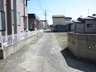 大字富野町（弘前学院大前駅） 270万円 こちらから大通りに出ます。道路は未舗装です。