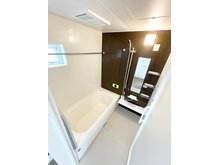 西勝山 3490万円 A棟　浴室 バスルームは身体を洗うためだけの場所ではなく一日の疲れを癒すくつろぎの場所♪