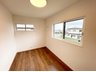 西勝山 3490万円 A棟　洋室 どんな部屋にもしやすいシンプルな洋室。 2面採光で、明るく開放感もあります♪
