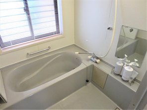 大手ハウスメーカー施工　鶴岡市大山二丁目既存住宅 一日の疲れを癒す浴室は広々１坪以上！