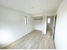鶴ケ谷東３ 3280万円 2号棟　洋室 全居室に収納を完備しました！ スッキリとした快適な居住空間を保てますね♪