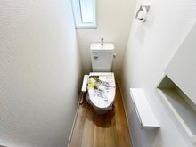 柴田町船岡中央第7　全1棟　【一戸建て】 トイレ トイレは1階と2階に完備♪汚れにくくお掃除しやすい便器で毎日快適に♪