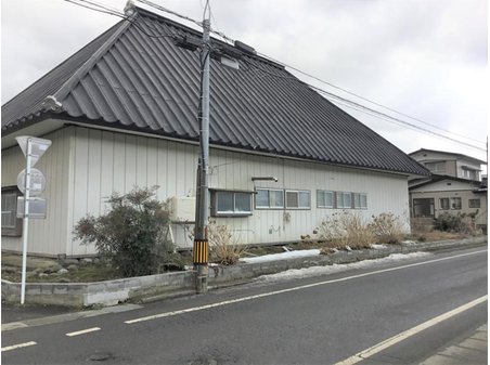 大字沖田面字南本村（諏訪ノ平駅） 1170万円 現地（2024年2月）撮影 北東側から建物を撮影