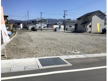 新横町（西若松駅） 990万円～1380万円 No.1を東方面に撮影。（2023年3月16日撮影）