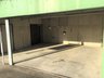 字寺ノ沢（野辺地駅） 880万円 現地（2021年10月）撮影 RC車庫内写真、駐車２台（１台は軽自動車）スペースあり。