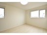 郡山５（太子堂駅） 4590万円 B棟　洋室 どんな部屋にもしやすいシンプルな洋室。 2面採光で、明るく開放感もあります♪