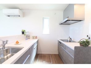 エムズコート北白山台建売住宅No6　【一戸建て】 （No6）キッチンはセパレートタイプを採用。