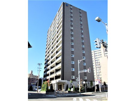 ポレスター弘前公園 15階建て全56世帯。築9年の中古マンションです。