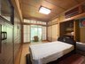 山形市寿町【既存住宅】 1階和室6帖は、寝室として使うのも 便利です！箪笥を収める スペースもございます。