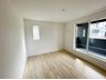 大代５ 2099万円・2199万円 2号棟　洋室 どんな部屋にもしやすいシンプルな洋室。2面採光で、明るく開放感もあります♪