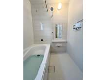 鶴ケ谷３（多賀城駅） 2980万円 2号棟　浴室 一日の疲れを洗い流してくれるお風呂は、しっかり足を伸ばせます♪