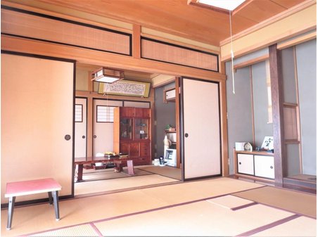 余目字梵天塚 1880万円 南側に面した日当たり良好な居間スペース