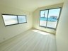燕沢東３ 3180万円・3280万円 1号棟　洋室 どんな部屋にもしやすいシンプルな洋室。2面採光で、明るく開放感もあります♪