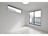 鶴ケ谷１（東仙台駅） 3590万円 2号棟　洋室 どんな部屋にもしやすいシンプルな洋室。2面採光で、明るく開放感もあります♪