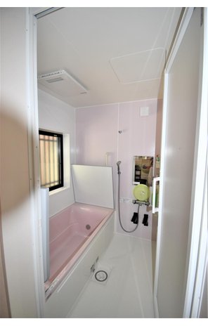 【雄大な景色・小川のせせらぎ】三和町、手入れの行き届いた中古物件です。 3年前にユニットバス交換・エコキュート交換を行いました。浴室乾燥機付きです！