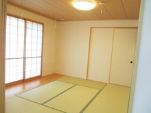 野田町字寺ノ内　2棟同時販売 明るい和室です。室内（2021年6月）撮影