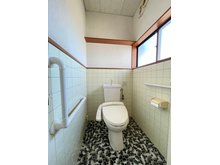 南陽市島貫既存住宅 明るいトイレです！