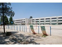 小金原４ 4130万円 松戸市立根木内小学校まで651m ☆平成7年に、校内の空き教室を活用した社会教育施設「タウンスクール」の設置がなされ、学校の複合施設として先進的な取り組みが行われています。