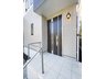 南花島２（北松戸駅） 4190万円 スッキリシンプルなデザインの玄関ドア
