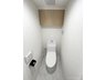 ベルポート志木弐番館 快適な温水洗浄機能付。トイレ周りで利用する小物の収納に嬉しい収納棚付。