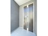 石戸４ 2390万円 スッキリシンプルなデザインの玄関ドア