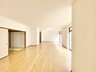 今井（上熊谷駅） 1380万円 リビングダイニング｜ひろびろLDK。大きなソファやテーブル、テレビを置いてもゆとりのある空間です♪木目調の床材であたたかな室内を演出します。