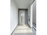 奈良町（宮原駅） 4698万円～5198万円 スッキリシンプルなデザインの玄関ドア