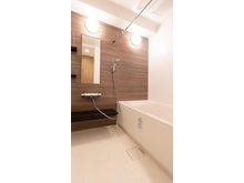 デュオヒルズ西大宮ザ・グランテラス ■明るい浴室で快適なバスタイム！