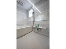 リリーゼ浮間舟渡 ■窓のある換気良好な浴室、追い焚き機能＆浴室乾燥付きです。