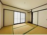 菱町２（桐生駅） 1298万円 ●和室｜玄関を挟んで和室があります。暖かい陽だまりの中でゴロゴロ過ごすことができます。来客時には宿泊スペースとしても活躍します。（2023年12月撮影）