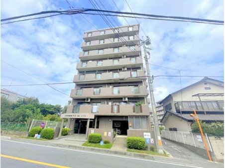 コスモ与野本町アソート ■スロープ付きのエントランスで人に優しいマンションです