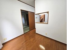 大字峯 1980万円 ダイニング横の和室を開放して、リビングとして使用することもできます！