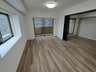 コスモ北千住ロイヤルフォルム　当社のグループ会社保有住戸 壁、床、天井までしっかりと綺麗にリフォームを実施済です。