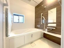 木崎５ 2990万円 ■１日の疲れを癒すバスルームはゆとりある一坪タイプ