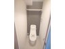 与野パークスクエア ■収納にも活用できる可動棚付きのトイレは洗浄便座でいつもスッキリ！