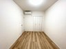 エルハイム西横浜 約6.4帖のサービスルームです。寝室としても収納部屋としても使用でき用途は様々です。
