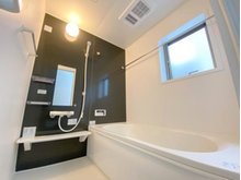 大泉町２ 6198万円 ■くつろぎの１坪浴室、追い焚き機能＆浴室乾燥機付き