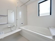 山崎（梅郷駅） 3298万円 一日の疲れを癒すバスルームは浴室乾燥機付きでいつでも快適バスタイム