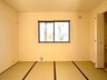 原郷（深谷駅） 2490万円・2590万円 １号棟和室｜ときにはフローリングやソファではなく、ゆったりと畳の上で過ごしたいものです。陽光が照らし出す青畳が美しい和室です♪*