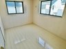 豊田平等寺 2499万円 約６帖の洋室。南面に面しており、とても明るいお部屋です！