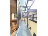 関沢３（鶴瀬駅） 3280万円 2階のバルコニーは屋根付きなので，雨の日にも利用しやすいですね。