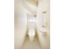 粕壁東４（藤の牛島駅） 3180万円～3380万円 小窓が付いて風通しの良いトイレ