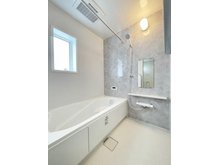 大字小敷谷 2880万円～3380万円 一日の疲れを癒すバスルームは浴室乾燥機付きでいつでも快適バスタイム