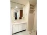 ナイスグランソレイユ高崎-401号室 三面鏡の洗面化粧台