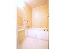 西川口ファミリーマンション 温かみのある浴室！一日の疲れも癒せそうです。